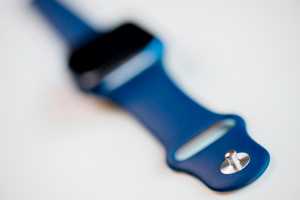 Another Apple Watch leak: photos indicate new sizes