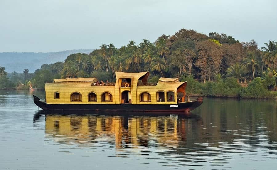 Houseboat in Maharashtra